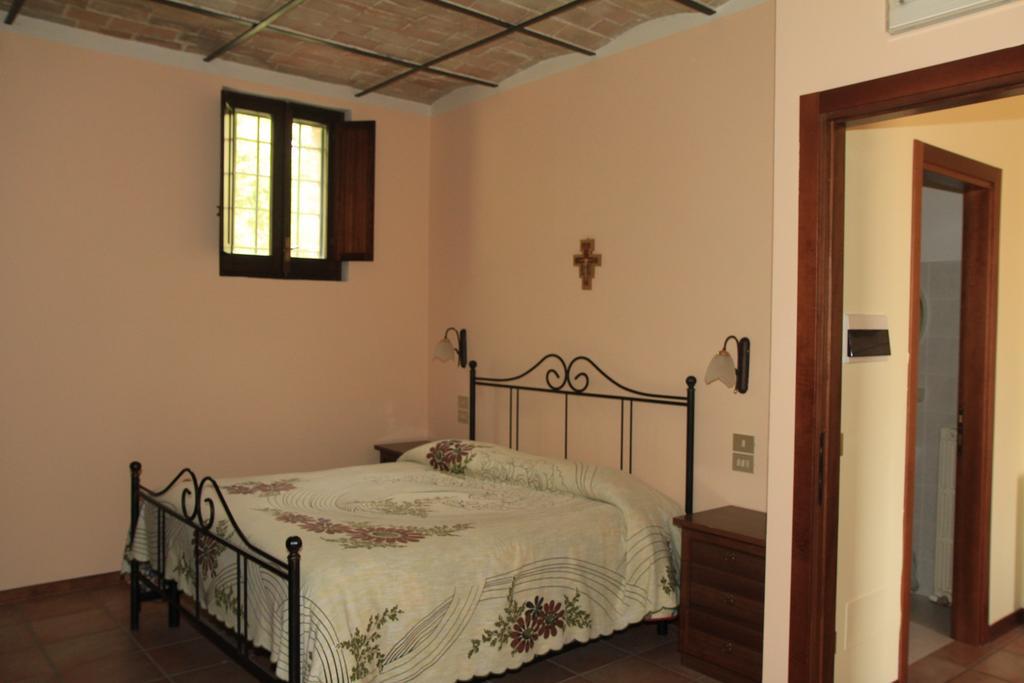 Hotel La Quiete Assisi Bagian luar foto