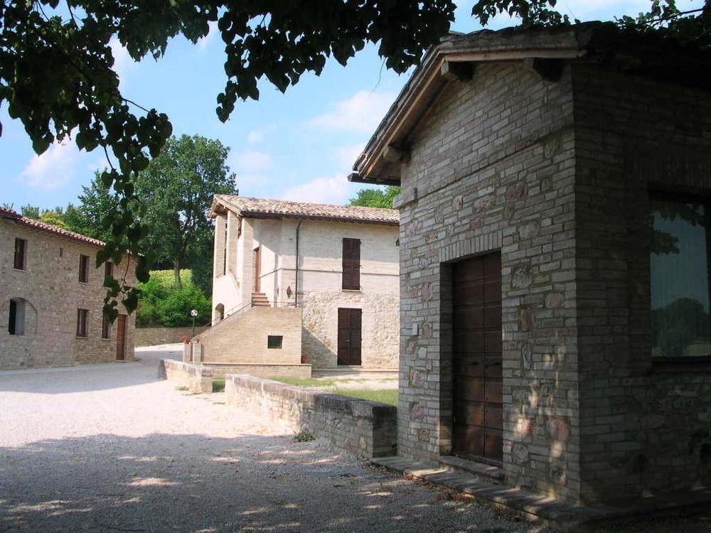 Hotel La Quiete Assisi Bagian luar foto