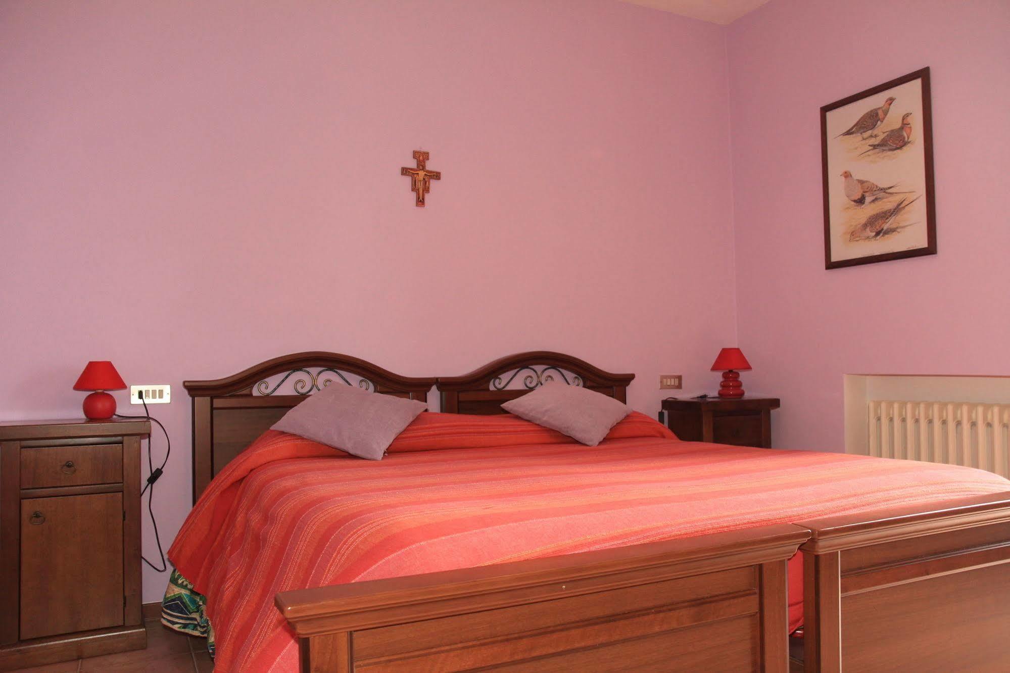 Hotel La Quiete Assisi Bagian luar foto