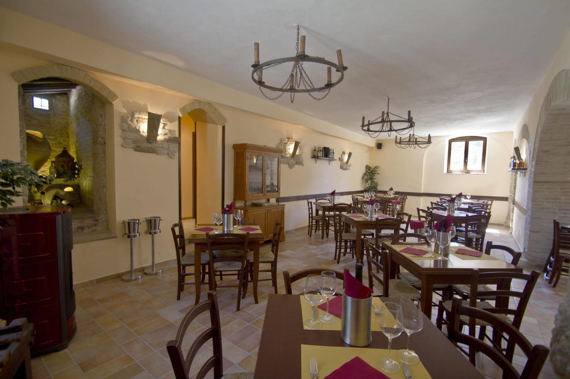 Hotel La Quiete Assisi Bagian luar foto